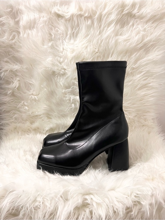 Shoes - Women's Black Chunky Heel Sock Boots